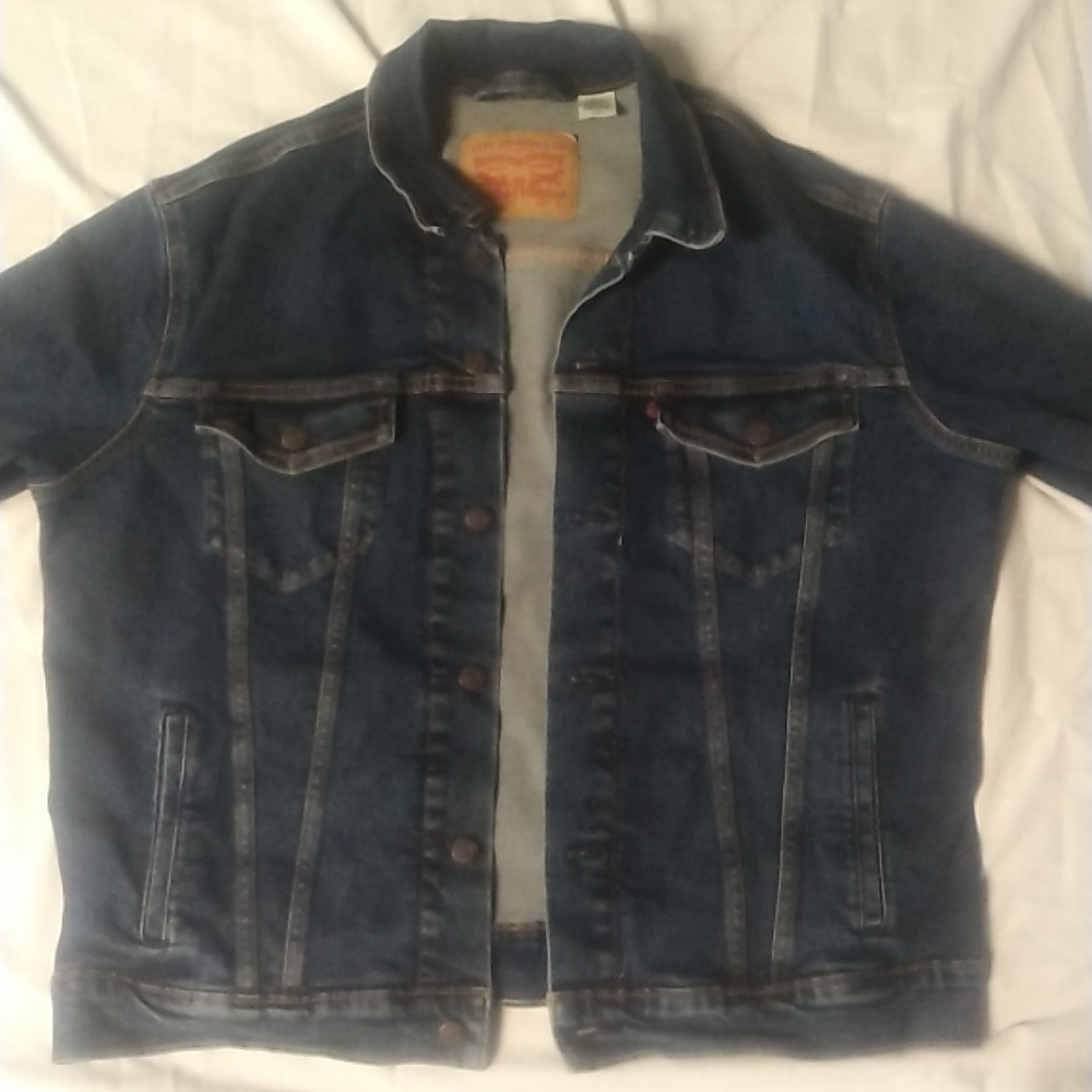 Levi's jean jacket large